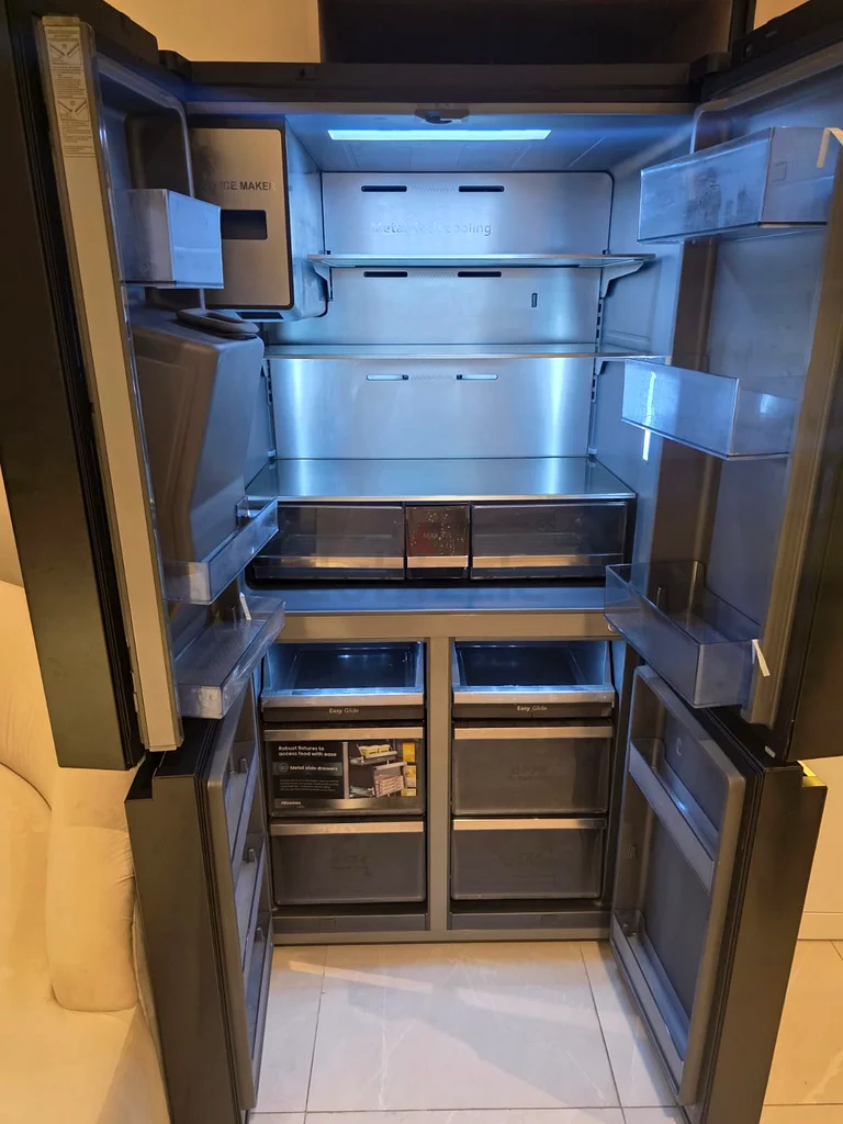 Hisense French Type Family Hub Refrigerator with TV63197145170562111