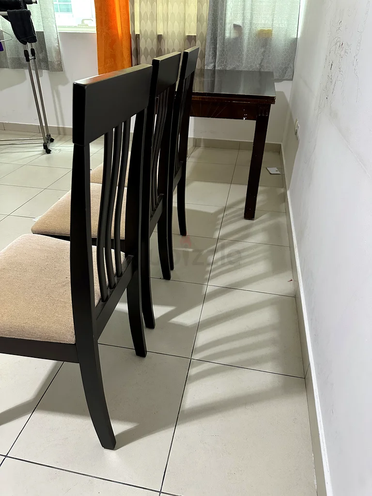 Elegant Wooden Dining Table with Chairs Set, strong table, selling as leaving the country.63211917687299113