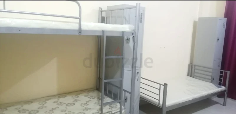 سرير للإناث في كراما بالقرب من محطة مترو ADCB، المخرج 163218791947139111