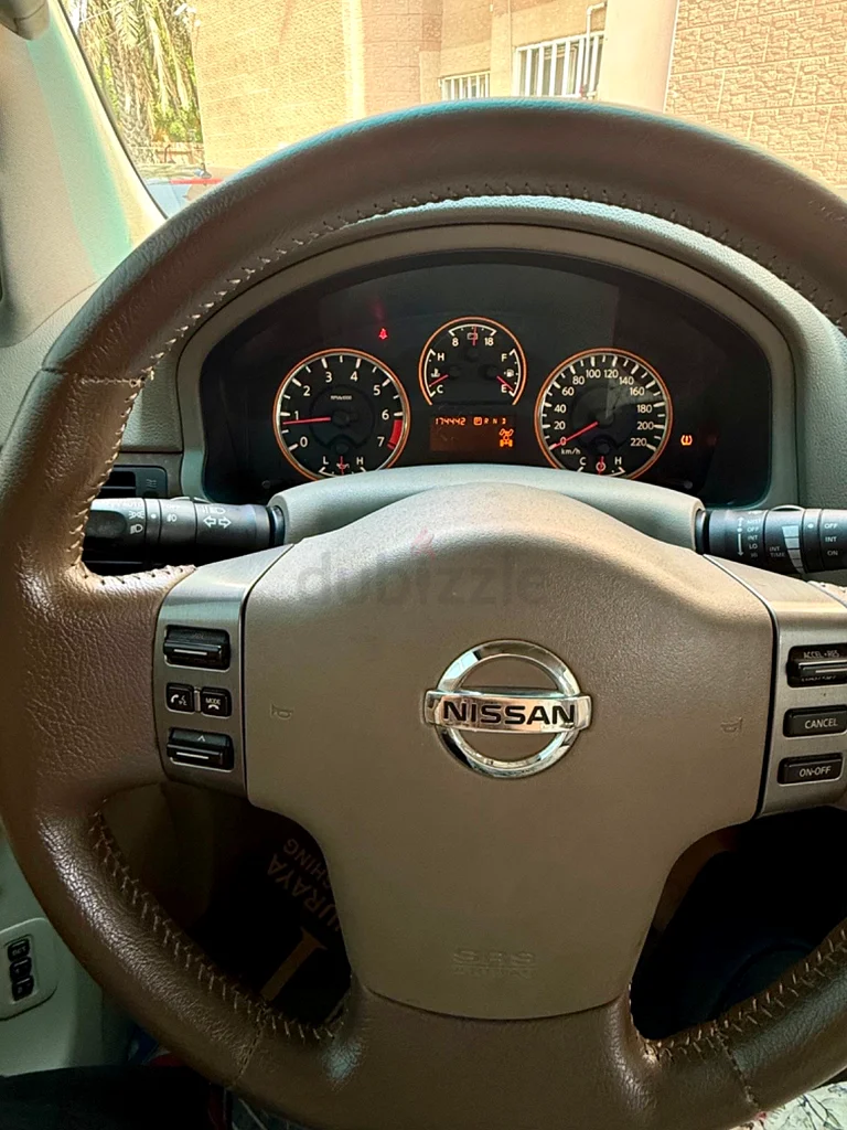 Nissan armada LE63399981990402113