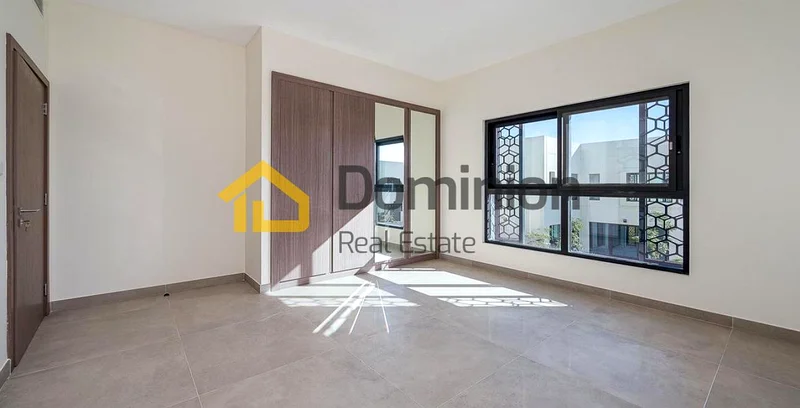 الفخامة المستدامة: منزل حضري حديث مكوّن من 3 غرف نوم للعيش المستدام63195613655809111