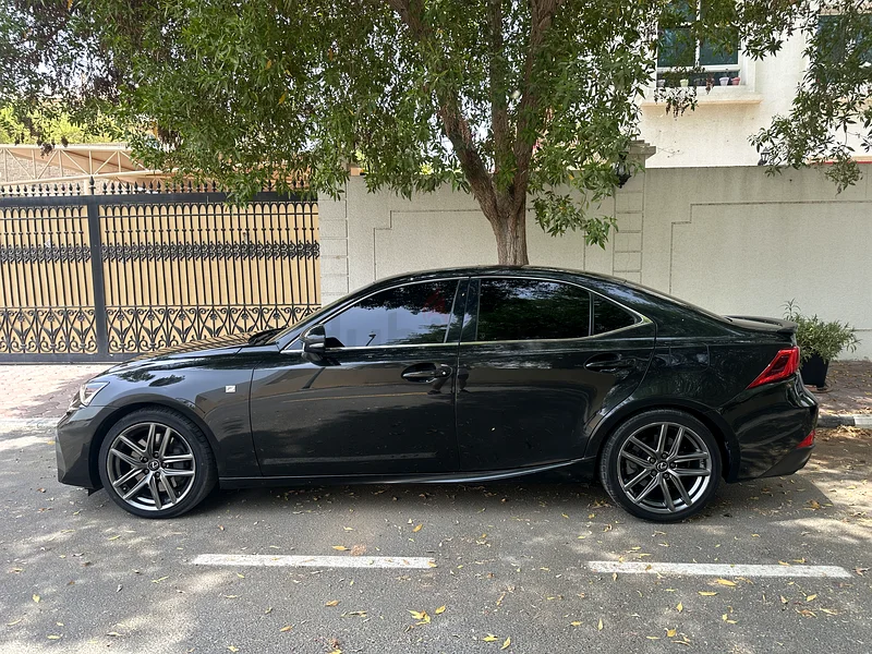 Lexus is300 f-sport 2020 single owner63226744493953113