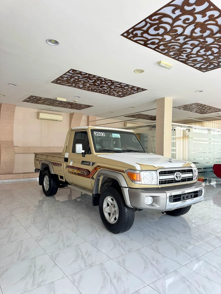 Toyota Land Cruiser pickup 2023 , V6 ,GCC63421144952323111