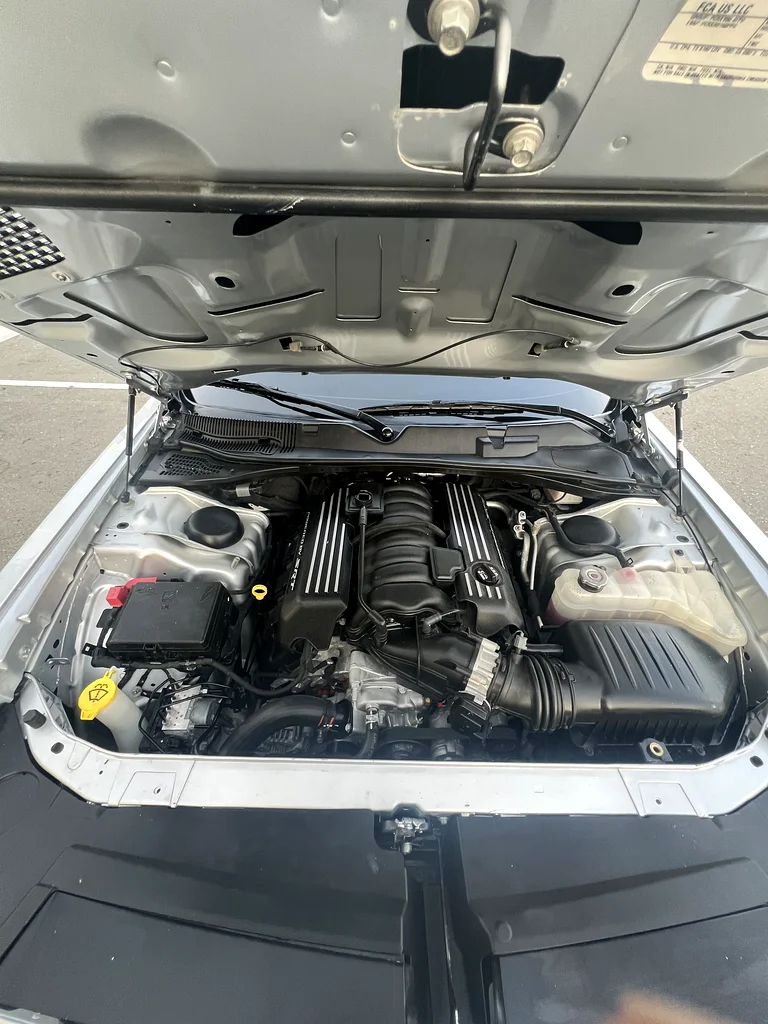 Challenger SRT scat back 6,4 v8 low mileage like new63398534850049113