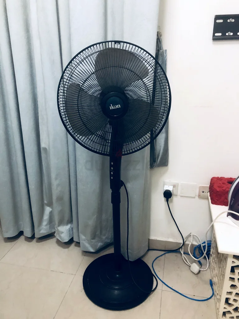 عبور منعش من الصيف: مروحة أيكون الدوارة للبيع!63209846453379111