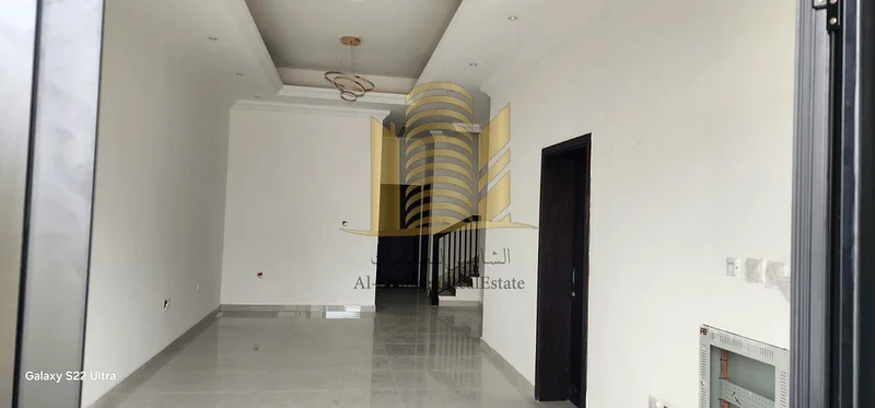 🔥 فيلا تجارية للإيجار 🔥  
مناسبة لجميع الأنشطة  
منطقة الرميثة - عجمان  
قريبة من البحر  
مناسبة لمركز صحي - عيادات  
للاستخدام النسائي63219812607747114