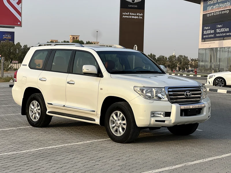 تويوتا لاندكروزر GXR V8 60 عام بحالة ممتازة جدا جدا63399948665219111