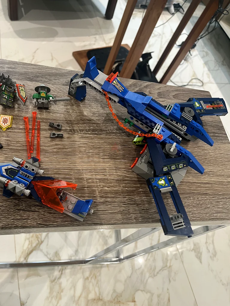 Lego next knights Aaron’s fox fighter63207898043267111