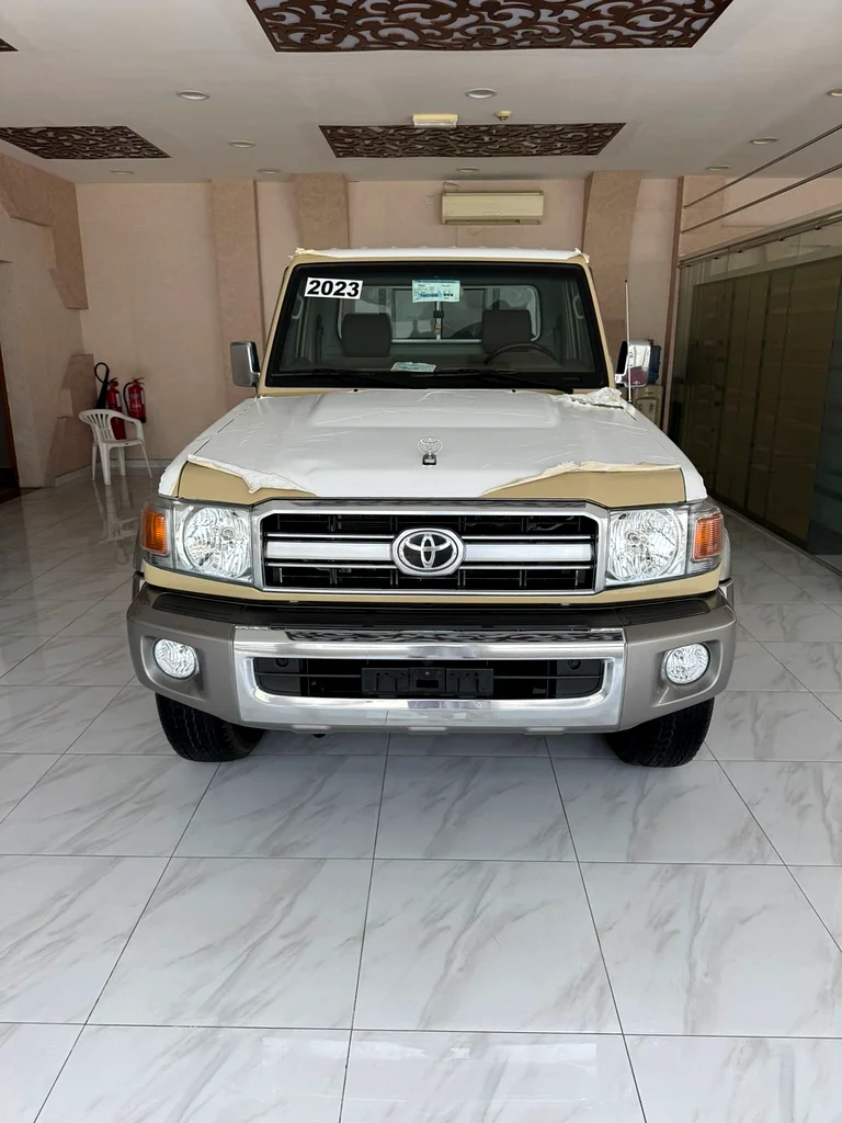 Toyota Land Cruiser pickup 2023 , V6 ,GCC63421144952323112