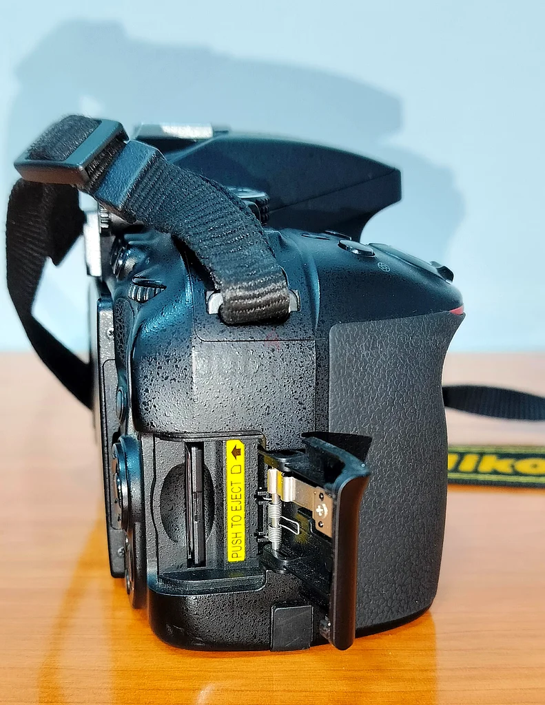كاميرا نيكون D5300 رقمية أحادية العدسة63265098720641114