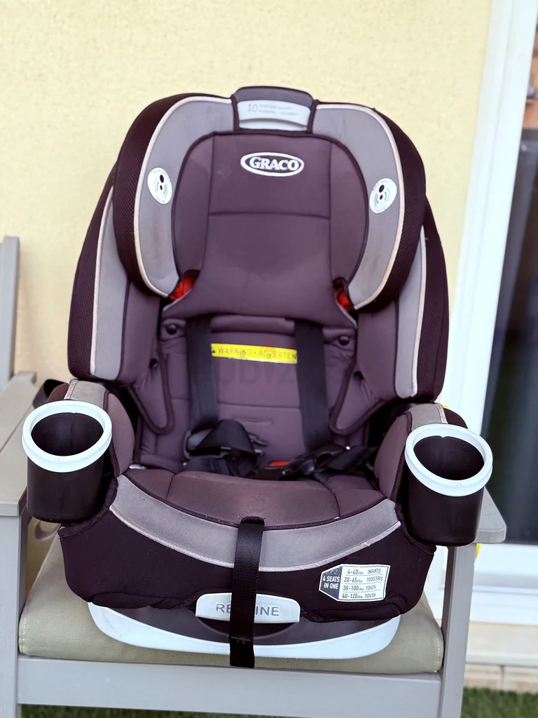 Graco slim fit 3 in 1 car seat . Great deal63204288513154113