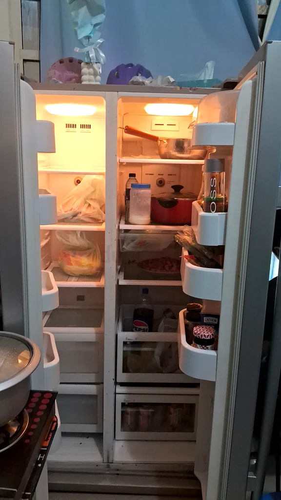Spacious and Modern Refrigerator for Sale63201170942339111