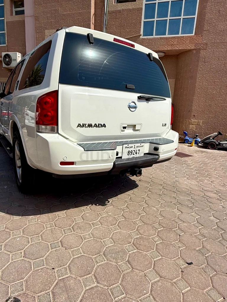 Nissan armada LE63399981990402111