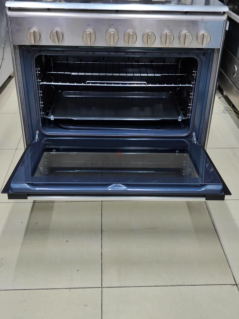 Premium Bosch Gas Range with Oven - Your Culinary Companion!63199637897601112