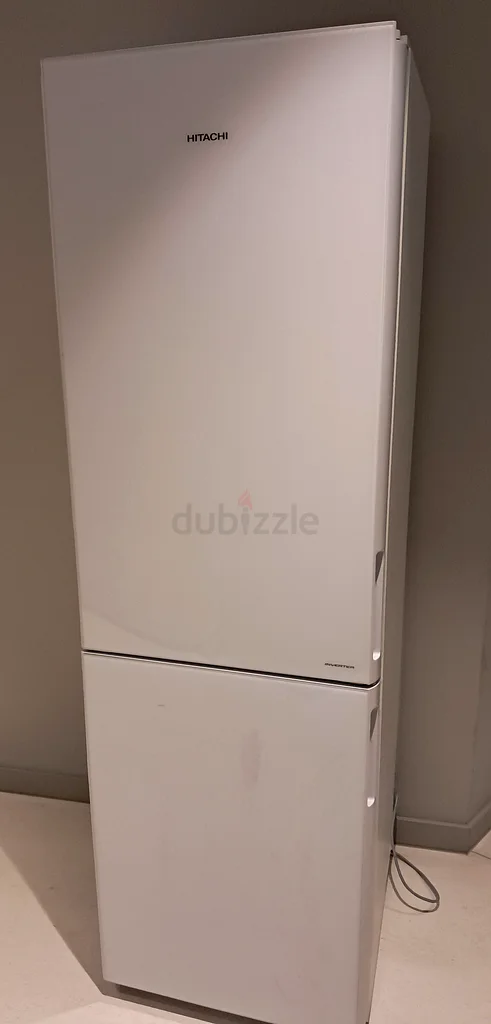 Hitachi Bottom Freezer Refrigerator - Efficient Cooling for Your Kitchen63201170634882112
