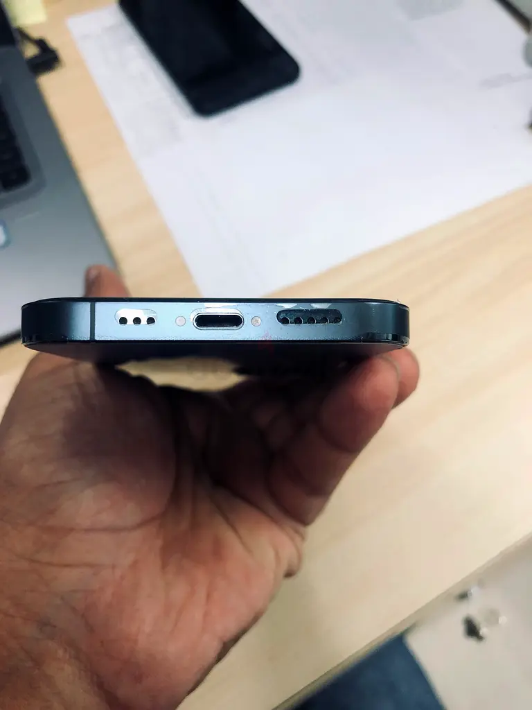 iPhone 12 Pro63212412252418111