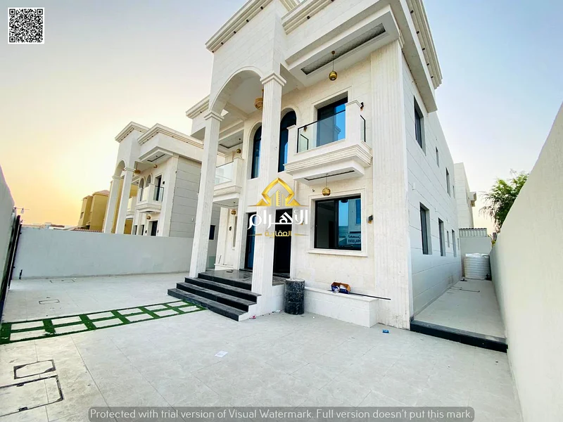Classic villa for sale, residential and commercial, directly on Al-Tala Street, area 4300 square feet, freehold and without annual fees63878506028033111