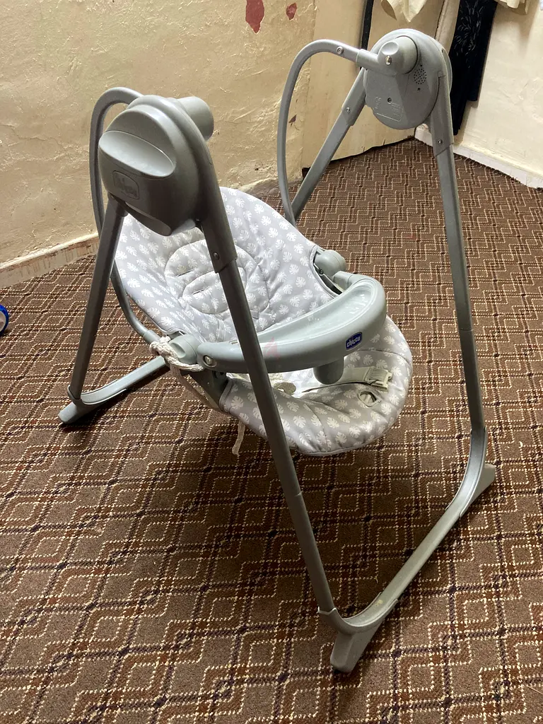 Baby swing