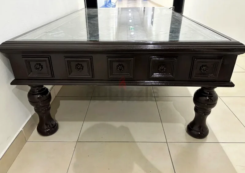 طاولة قهوة خشبية كلاسيكية63212902545666114