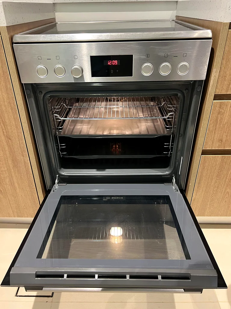 Bosch Brand Electric Cooking Range For Sale Neat And Clean | 60CM63199637916547112