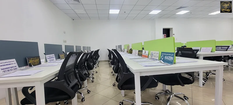 Co- work Space tables with Ejari for  new or renew Trade License63220803243395114