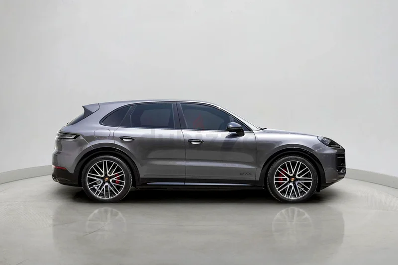 2025 Porsche Cayenne Gts 4.0L | GCC Specifications63226744640643112