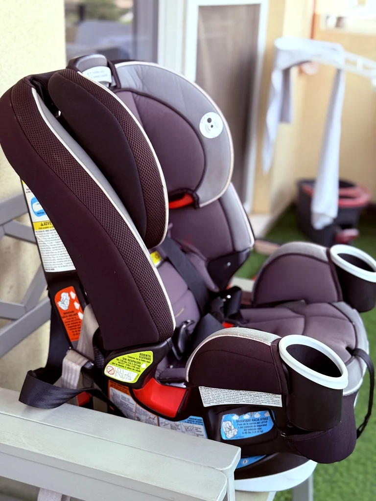 Graco slim fit 3 in 1 car seat . Great deal63204288513154112