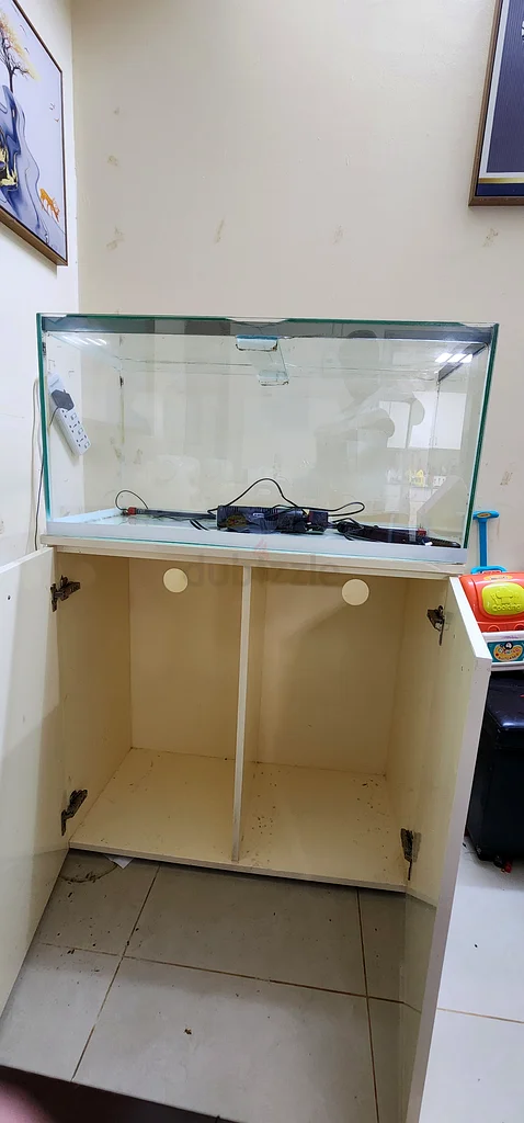 Glass Aquarium 90x45x40cm for urgent sale63205893677059111