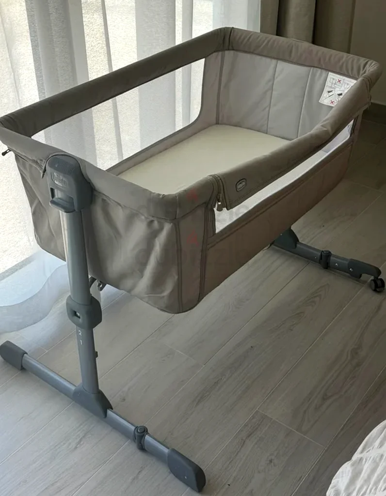 Chicco Next To Me Crib with mattress and 2 bedsheets63207407594883113