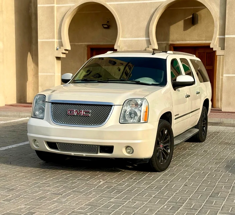 GMC Yukon XL 2011 model, fully optional63221826314754112