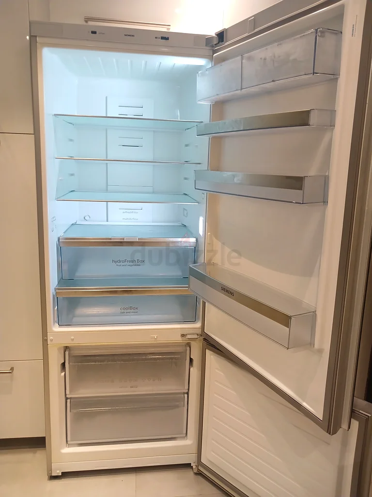 Siemens Latest model Black Glass Bottom Freezer Refrigerator63201168341635112