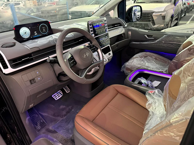 Hyundai Staria63406898584321113