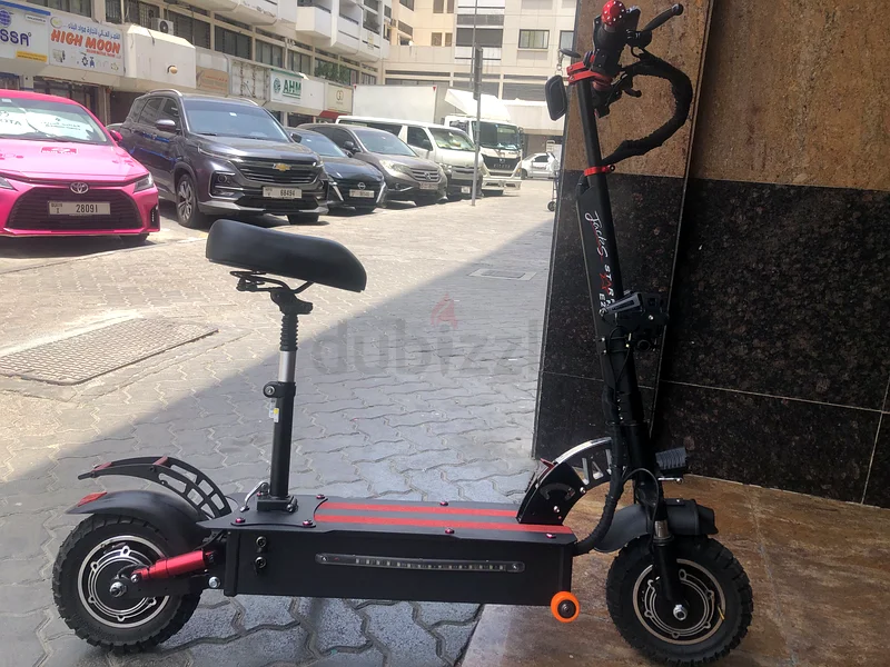 E Scooter: 2000W - 2 Batteries - 100KM Range63197145700611112
