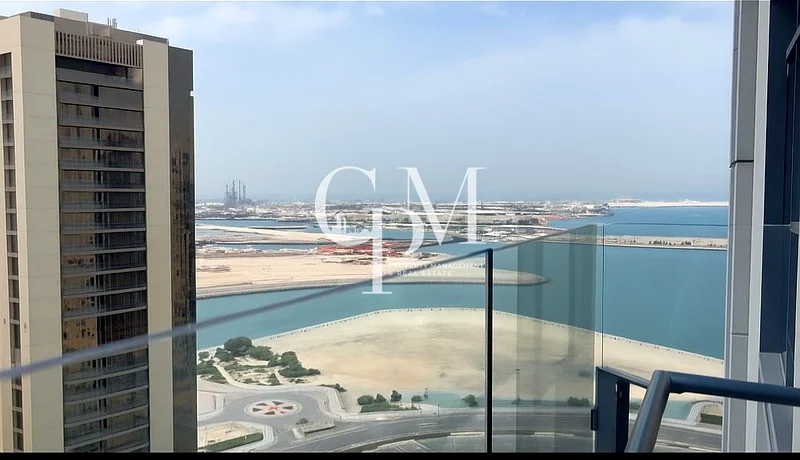 شقة بثلاث غرف نوم وغرفة خادمة وخزينة في الطابق العالي | شرفة بإطلالة مفتوحة63844361000322110