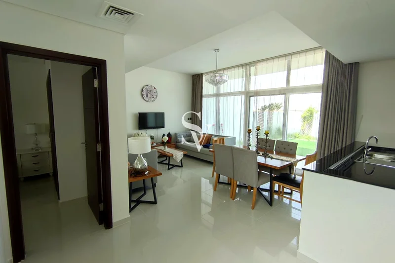 Fully Furnished  |  Single Row  |  Vacant Soon64003719300993113