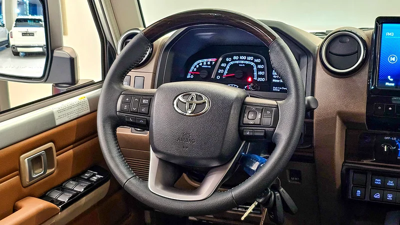 TOYOTA - LAND CRUISER - 70 SERIES - HARD TOP - UNDER WARRANTY - GCC SPECS - V6 - 202563402408195971114