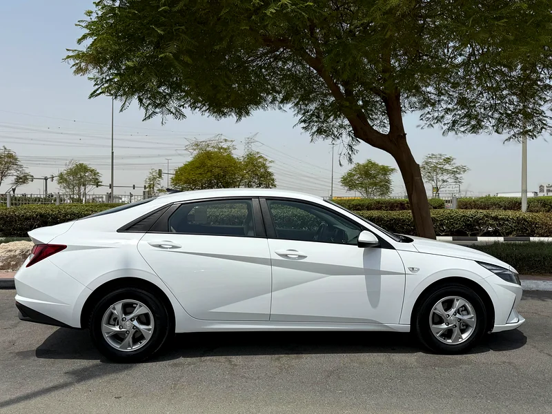 Hyundai Elentra 2023 model Gcc spec 1.6 free accident perfect condition63406913619715114
