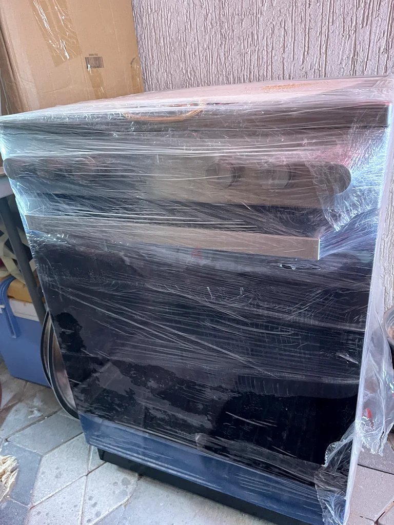 Whirlpool 60x60 freestanding electric cooker radiant plates63197144729859111