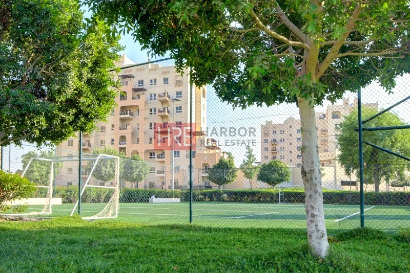 Bright and Spacious | Ideal Home | Prime Location63917828836355110
