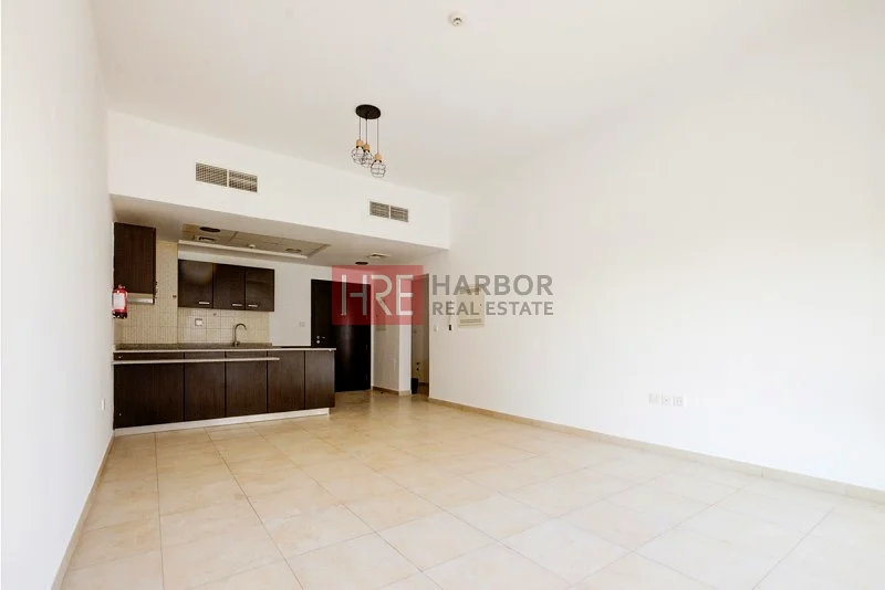 Bright and Spacious | Ideal Home | Prime Location63917828836355114