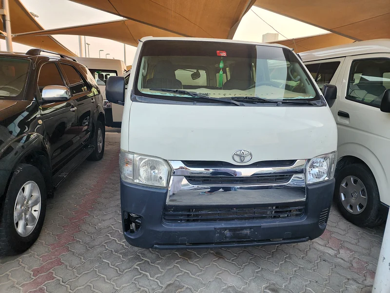 Toyota HiAce 2015 model, set 14, GCC specification, very clean inside and outside, 100%63401316664833111