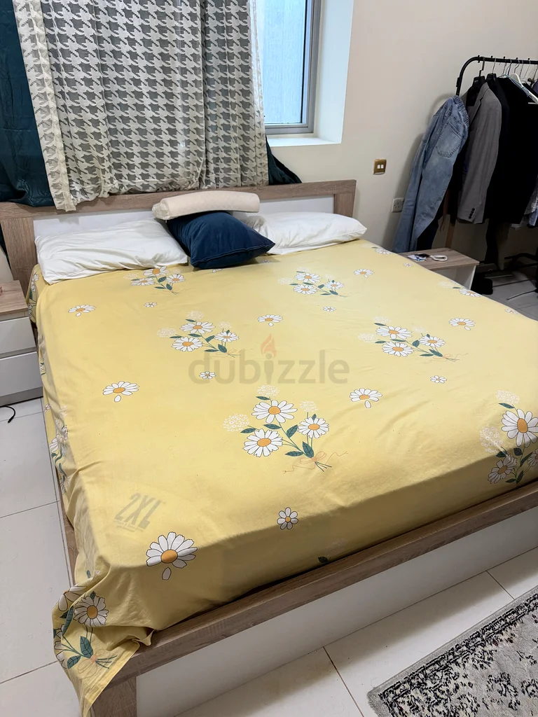 غرفة نوم بحجم كينج للبيع632124085679371124