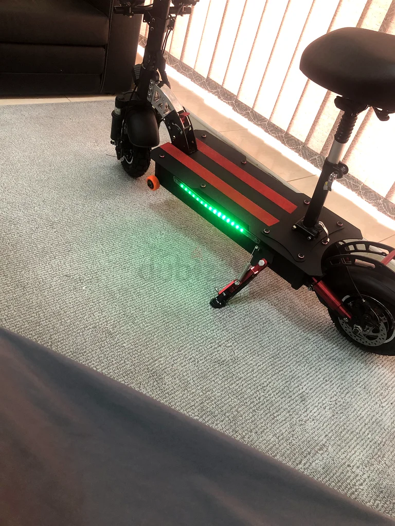 E Scooter: 2000W - 2 Batteries - 100KM Range63197145700611114