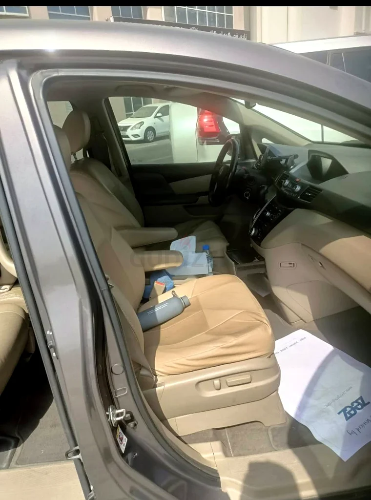 Honda odyssey 2012 model63223316170370111
