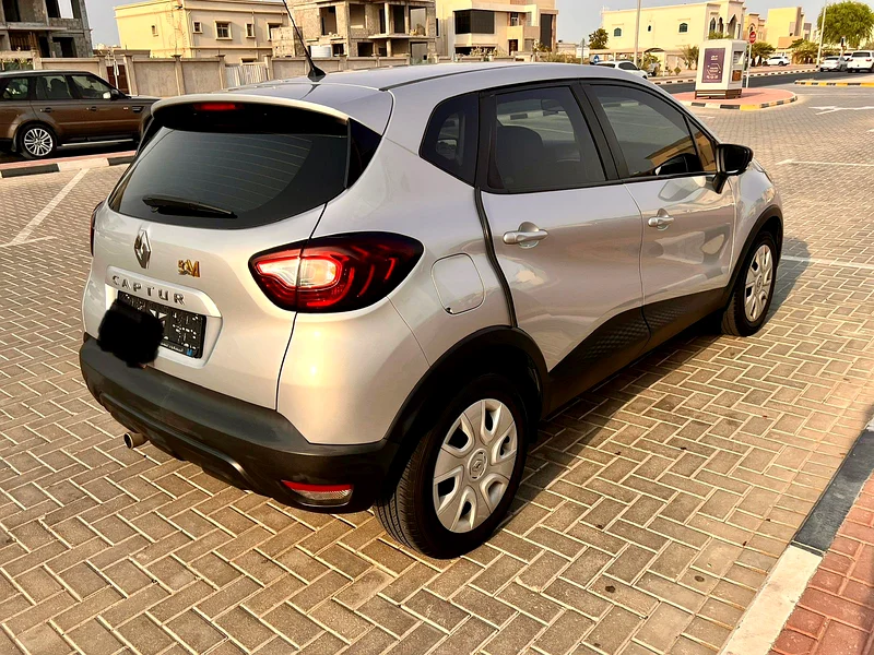 رينو صبغ وتشييكات الوكالة بحالة الوكالة مفتاحين الوكالة
Renault with agency paint and checks, in sho63222312238594113