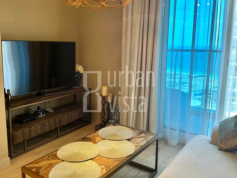 Prime Location | Beach Access | Vacant64039157627905114