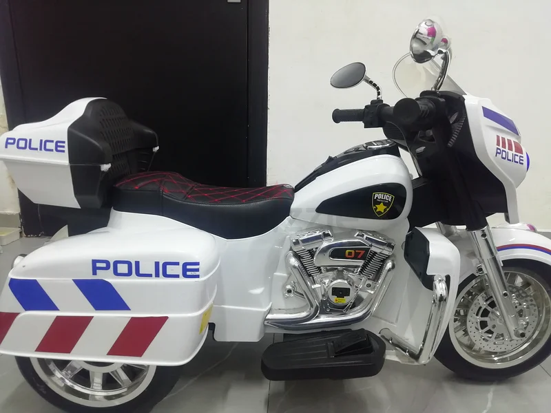 Kids Ride on Bike (Good As New) for Urgent Sale in Sharjah Rolla63200654487170111