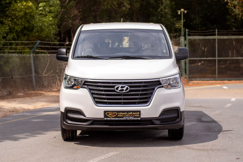 12-Seater Passenger Van | Automatic | GCC Specs | Ref#H1067863406914683011114
