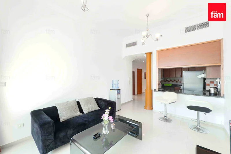 VACANT | CLOSE TO METRO | HIGH ROI | BIG LAYOUT64037174094722112