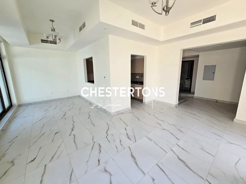 Overlooking Park | Corner Unit | Cash Buyer Only63991820749570111